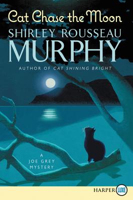 Cat Chase the Moon: A Joe Grey Mystery (Joe Grey Mystery Series) Cover Image