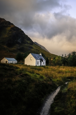 Highland Hideway: Scotland By Kristy Ashton Cover Image