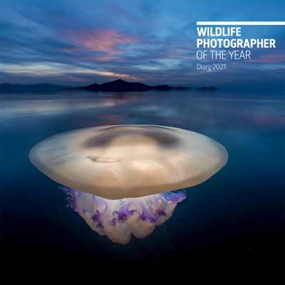 Wildlife Photographer of the Year Desk Diary 2021 (Wildlife Photographer of the Year Diaries) By Natural History Museum Cover Image