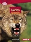 Wolves on the Hunt (Searchlight Books (TM) -- Predators) Cover Image