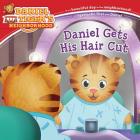 Daniel Gets His Hair Cut (Daniel Tiger's Neighborhood) By Jill Cozza-Turner (Adapted by), Jason Fruchter (Illustrator) Cover Image