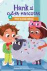#4 Elmer La Oveja Sigilosa (Book 4: Elmer the Very Sneaky Sheep) By Claudia Harrington, Anoosha Syed (Illustrator) Cover Image