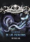 La Bestia de Las Escaleras By Michael Dahl, Patricia Moffett (Illustrator), Aparicio Publis Aparicio Publishing LLC (Translator) Cover Image