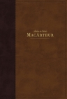 Nbla Biblia de Estudio Macarthur, Leathersoft, Café, Interior a DOS Colores Cover Image