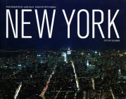 New York: City of Islands By Jake Rajs (Photographs by), Pete Hamill (Contributions by) Cover Image